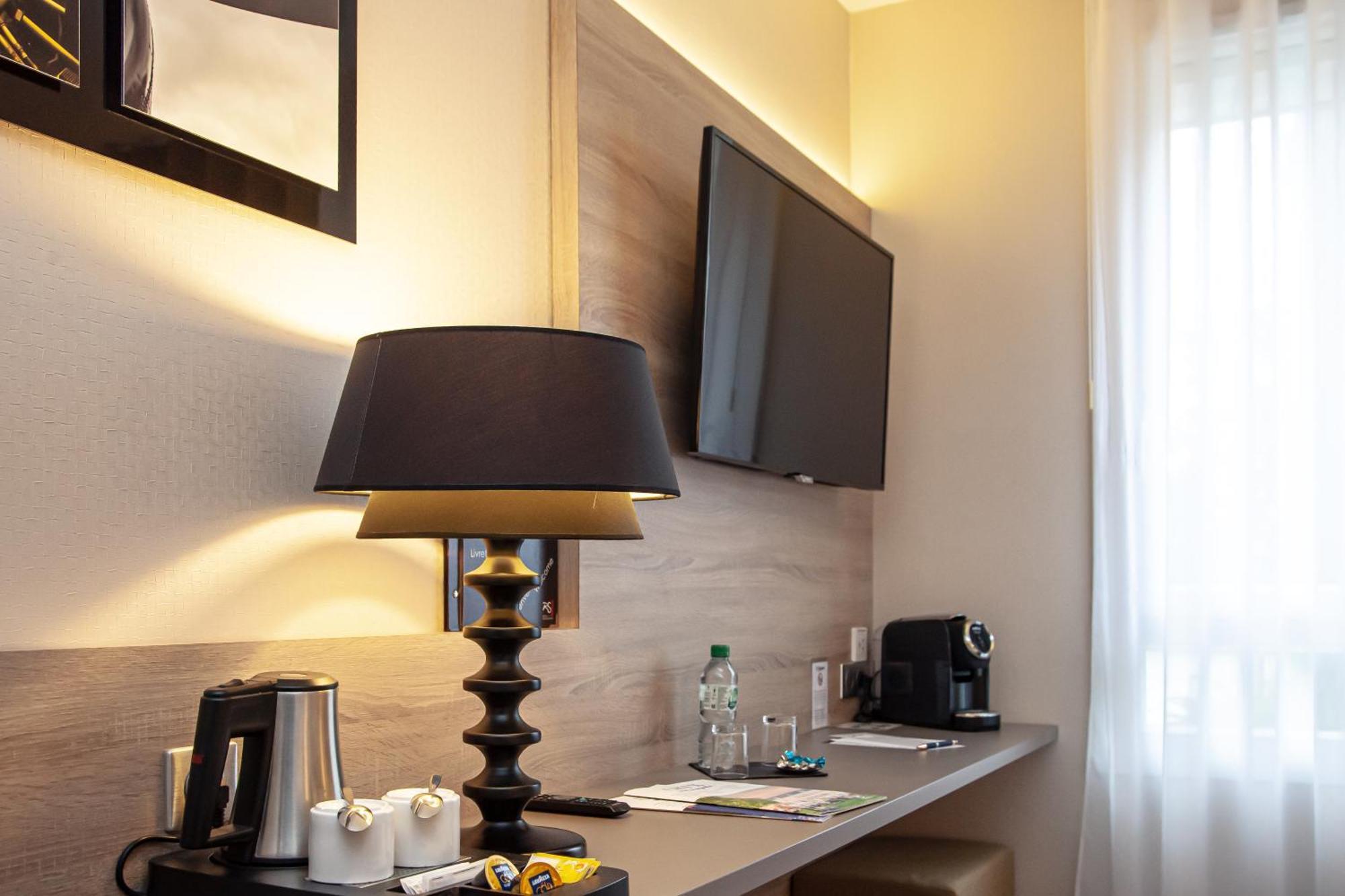 Logis Hotel Relais Saint Jacques - Chateauroux Déols Zewnętrze zdjęcie