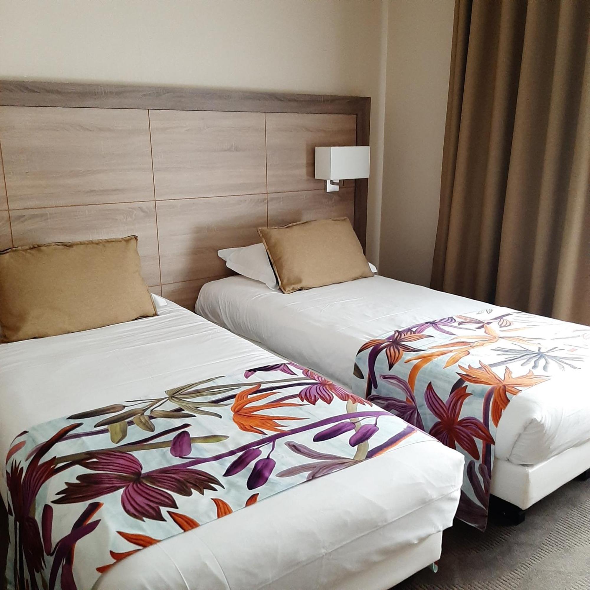 Logis Hotel Relais Saint Jacques - Chateauroux Déols Zewnętrze zdjęcie